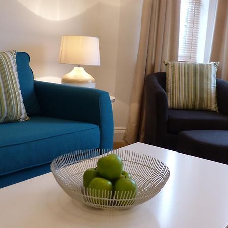St Raphael House, City Centre Charming Apartments Basingstoke Extérieur photo