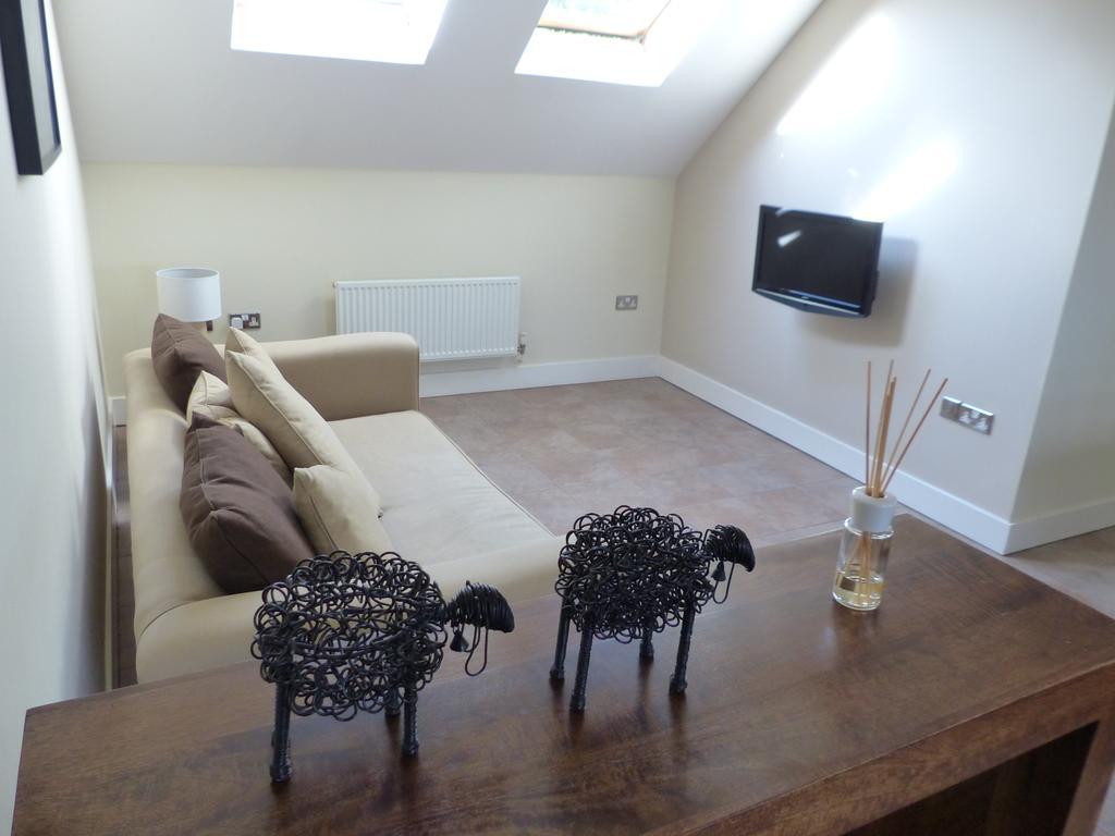 St Raphael House, City Centre Charming Apartments Basingstoke Extérieur photo
