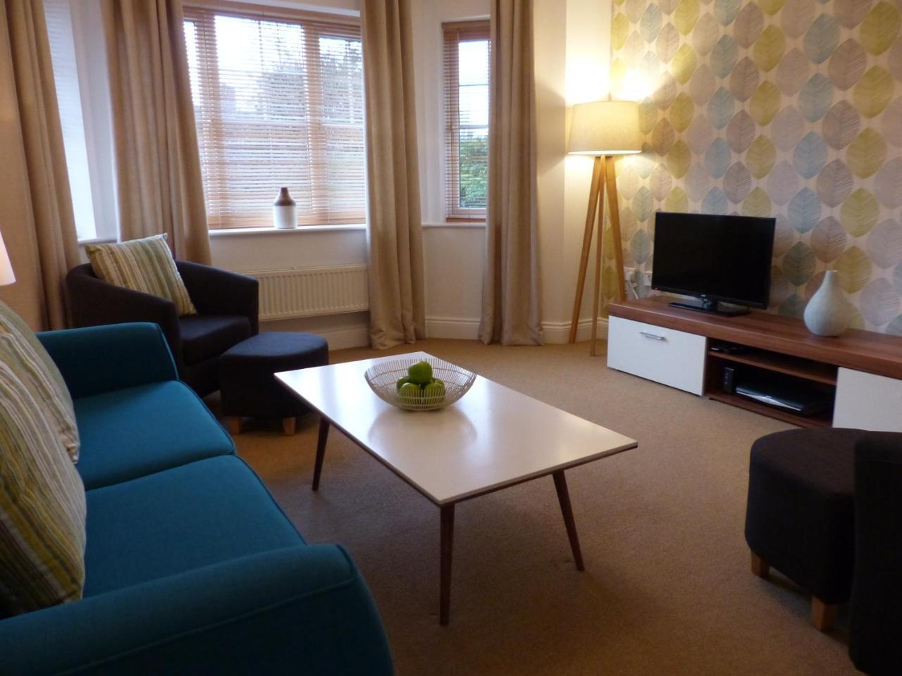 St Raphael House, City Centre Charming Apartments Basingstoke Extérieur photo
